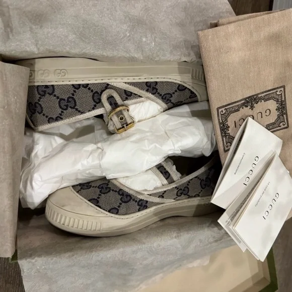 Gucci Girls Mary Jane’s (30)